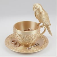 インコ（ベニコンゴウインコ）のアクセサリートレイ 小物入れ シルクゴールド