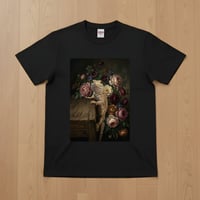 イグアナ（サバクイグアナ）半袖Tシャツ 花の油絵風アート ブラック 男女兼用
