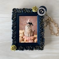 猫（チンチラペルシャ）バッグチャーム ハロウィン限定 ブラック額縁