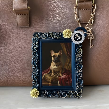 犬（フレンチブルドッグ）バッグチャーム ルネサンス風 ブラック額縁デザイン