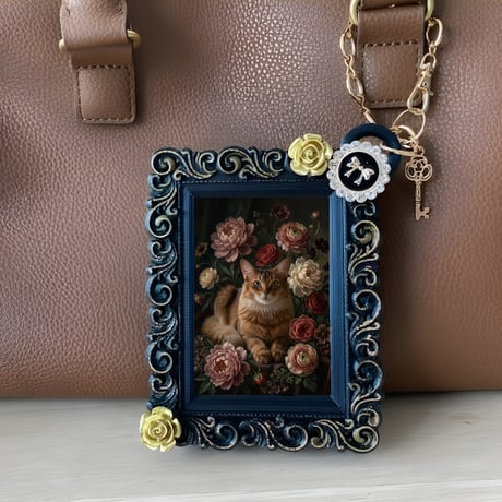 猫（ソマリ）バッグチャーム 花の油絵風アート ブラック額縁