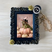 イグアナ（グリーンイグアナ）バッグチャーム ハロウィン限定 ブラック額縁
