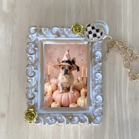 犬（フレンチブルドッグ）バッグチャーム ハロウィン限定 ホワイト額縁