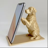 犬（ゴールデンレトリバー）のスマホスタンド 卓上 シルクゴールド