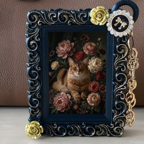 猫（ソマリ）バッグチャーム 花の油絵風アート ブラック額縁