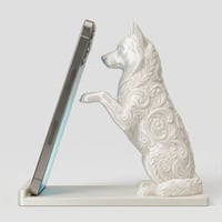 犬（シベリアンハスキー）のスマホスタンド 卓上 シルクホワイト