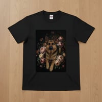 犬（ジャーマンシェパード）半袖Tシャツ 花の油絵風アート ブラック 男女兼用