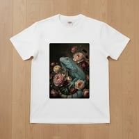 イグアナ（ブルーイグアナ）半袖Tシャツ 花の油絵風アート ホワイト 男女兼用
