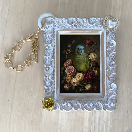 インコ（アオボウシインコ）バッグチャーム 花の油絵風アート ホワイト額縁