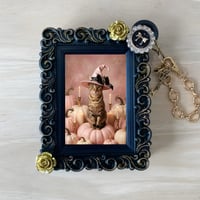 猫（エジプシャンマウ）バッグチャーム ハロウィン限定 ブラック額縁