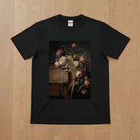 イグアナ（サバクイグアナ）半袖Tシャツ 花の油絵風アート ブラック 男女兼用
