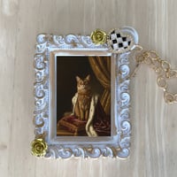 猫（ソマリ）バッグチャーム ルネサンス風 ホワイト額縁デザイン