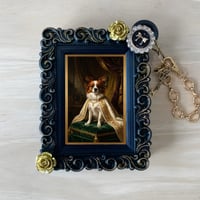 犬（パピヨン）バッグチャーム ルネサンス風 ブラック額縁デザイン
