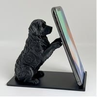 犬（バーニーズマウンテンドッグ）のスマホスタンド 卓上 シルクブラック