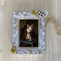 猫バッグチャーム ルネサンス風 ホワイト額縁デザイン
