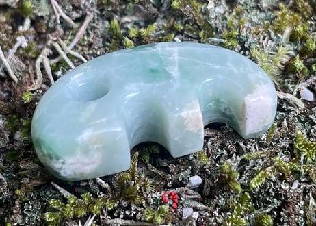 糸魚川翡翠　獣型勾玉　緑・透過　31mm / Itoigawa Jadeite Beast-Shaped MAGATAMA