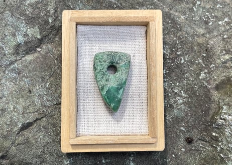 糸魚川翡翠 牙型大珠 34mm｜縄文古代造形 / Itoigawa Jadeite TAISHU