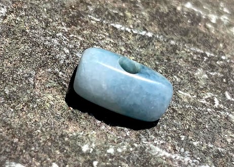 糸魚川翡翠　ラベンダー垂飾ネックレス　本絹紐・入りコン沢青翡翠ビーズ付き　30mm / Itoigawa Jadeite SUISHOKU Necklace
