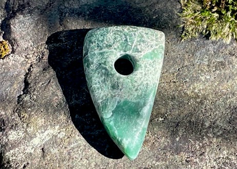 糸魚川翡翠 牙型大珠 34mm｜縄文古代造形 / Itoigawa Jadeite TAISHU
