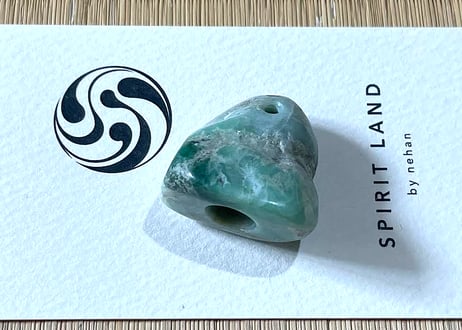 糸魚川翡翠　石笛　16.5g / Itoigawa Jadeite IWABUE
