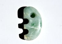糸魚川翡翠　獣型勾玉　緑・透過　31mm / Itoigawa Jadeite Beast-Shaped MAGATAMA