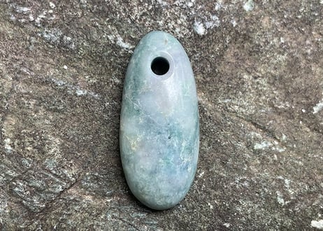 糸魚川翡翠　垂飾　青灰色・水色　5.95g / Itoigawa Jadeite SUISHOKU