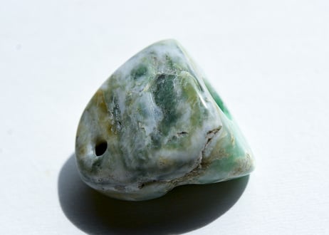 糸魚川翡翠　石笛　16.5g / Itoigawa Jadeite IWABUE