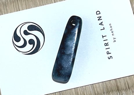 糸魚川翡翠　垂飾　圧搾翡翠　41mm / Itoigawa Jadeite SUISHOKU