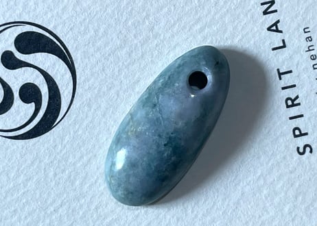 糸魚川翡翠　垂飾　青灰色・水色　5.95g / Itoigawa Jadeite SUISHOKU