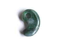 糸魚川翡翠　勾玉　深緑　20mm / Itoigawa Jadeite MAGATAMA