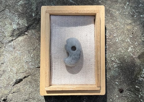 糸魚川翡翠 獣型勾玉 25mm / Itoigawa Jadeite Beast-Shaped MAGATAMA | Jomon Inspired Matte Finish