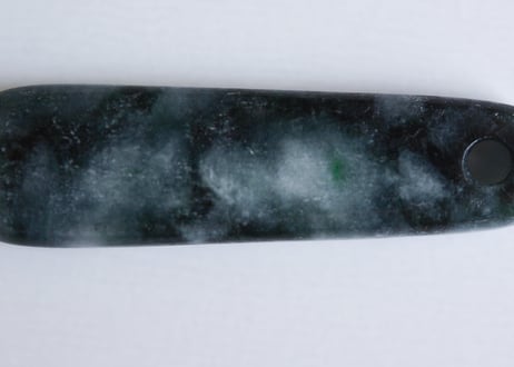糸魚川翡翠　垂飾　圧搾翡翠　41mm / Itoigawa Jadeite SUISHOKU