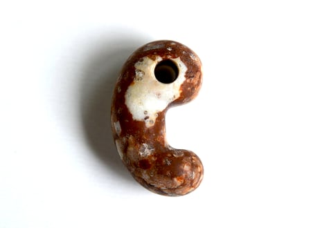姫川薬石 沖縄型勾玉 29mm / Himekawa Yakuseki MAGATAMA | Natural Japanese Stone