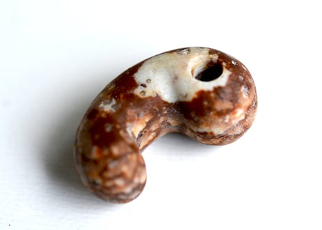 姫川薬石 沖縄型勾玉 29mm / Himekawa Yakuseki MAGATAMA | Natural Japanese Stone