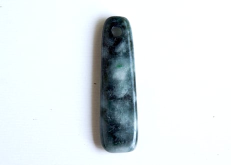 糸魚川翡翠　垂飾　圧搾翡翠　41mm / Itoigawa Jadeite SUISHOKU