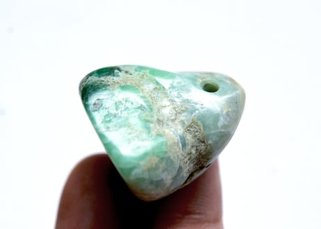 糸魚川翡翠　石笛　16.5g / Itoigawa Jadeite IWABUE
