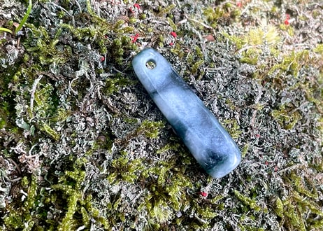 糸魚川翡翠　垂飾　圧搾翡翠　41mm / Itoigawa Jadeite SUISHOKU