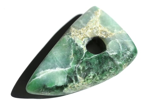 糸魚川翡翠 牙型大珠 34mm｜縄文古代造形 / Itoigawa Jadeite TAISHU