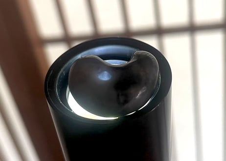 糸魚川翡翠　勾玉　黒白圧搾翡翠　20mm / Itoigawa Jadeite MAGATAMA
