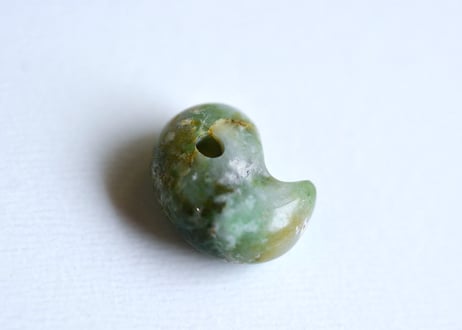 糸魚川翡翠　勾玉　若草色　18mm / Itoigawa Jadeite MAGATAMA