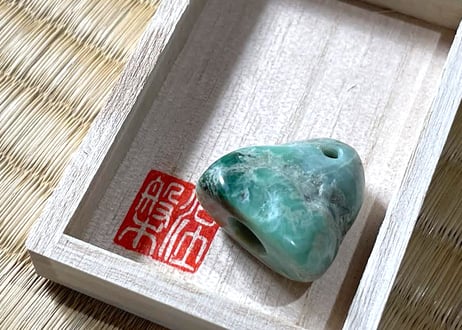 糸魚川翡翠　石笛　16.5g / Itoigawa Jadeite IWABUE