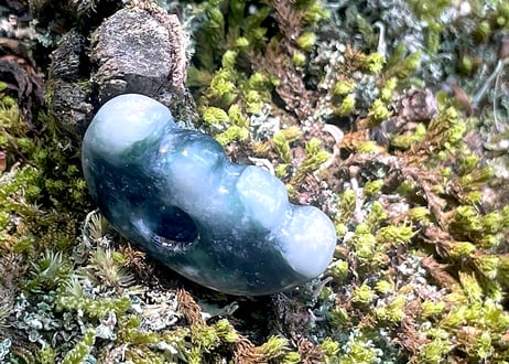糸魚川翡翠　獣型勾玉　圧搾翡翠　24mm / Itoigawa Jadeite Animal Shape MAGATAMA