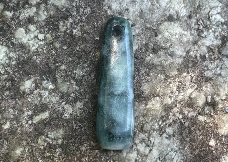 糸魚川翡翠　垂飾　圧搾翡翠　41mm / Itoigawa Jadeite SUISHOKU