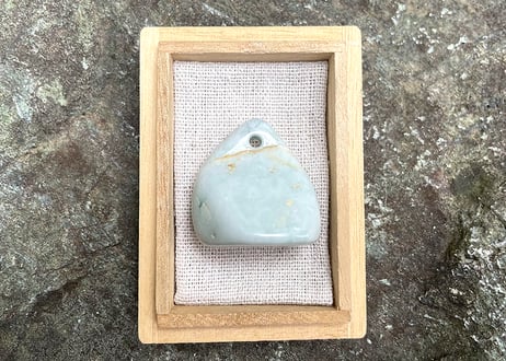 糸魚川翡翠　石笛　24.6g / Itoigawa Jadeite IWABUE