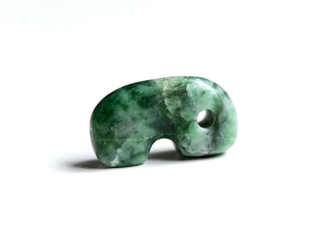 糸魚川翡翠　縄文型勾玉　ライトグリーン　27mm / Itoigawa Jadeite MAGATAMA