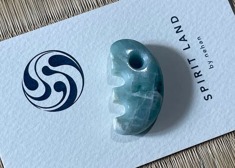 糸魚川翡翠　獣型勾玉　緑・透過　31mm / Itoigawa Jadeite Beast-Shaped MAGATAMA