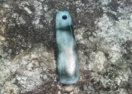 糸魚川翡翠　垂飾　圧搾翡翠　41mm / Itoigawa Jadeite SUISHOKU