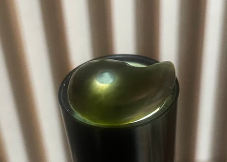 糸魚川ネフライト　勾玉　丸みのあるコンマ形　青灰緑　25mm / Itoigawa Nephrite MAGATAMA