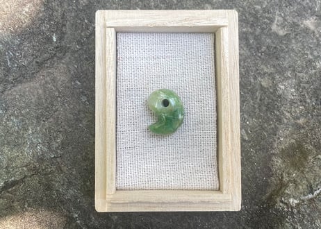 糸魚川翡翠　勾玉　若草色　18mm / Itoigawa Jadeite MAGATAMA