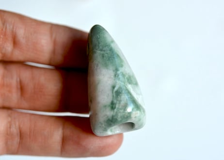糸魚川翡翠　石笛　ペンダント　20.8g / Itoigawa Jadeite IWABUE
